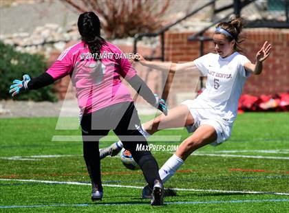 Thumbnail 3 in Kent Denver vs. Denver Science & Tech Stapleton (CHSAA 3A 2nd Round) photogallery.