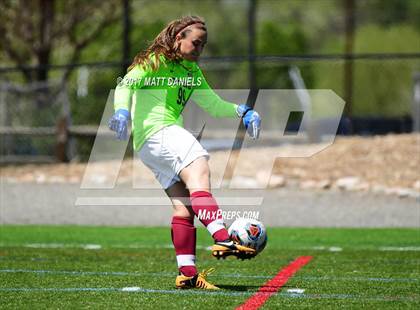 Thumbnail 3 in Kent Denver vs. Denver Science & Tech Stapleton (CHSAA 3A 2nd Round) photogallery.
