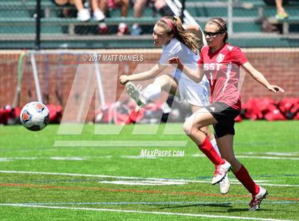 Thumbnail 3 in Kent Denver vs. Denver Science & Tech Stapleton (CHSAA 3A 2nd Round) photogallery.