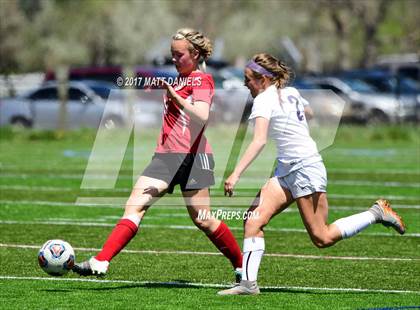 Thumbnail 2 in Kent Denver vs. Denver Science & Tech Stapleton (CHSAA 3A 2nd Round) photogallery.