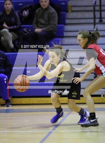 Thumbnail 2 in Anchor Bay vs Oxford  photogallery.