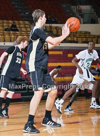 Thumbnail 2 in Fort Worth Christian vs. Paschal (Fantasy of Lights) photogallery.