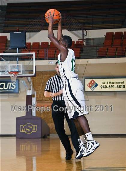 Thumbnail 2 in Fort Worth Christian vs. Paschal (Fantasy of Lights) photogallery.