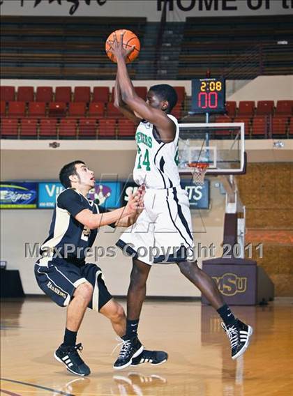 Thumbnail 3 in Fort Worth Christian vs. Paschal (Fantasy of Lights) photogallery.