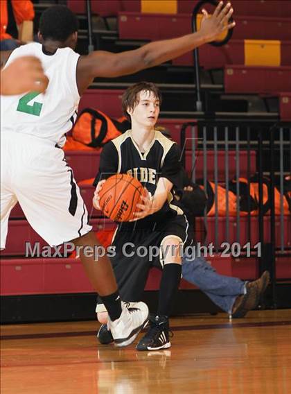 Thumbnail 1 in Fort Worth Christian vs. Paschal (Fantasy of Lights) photogallery.