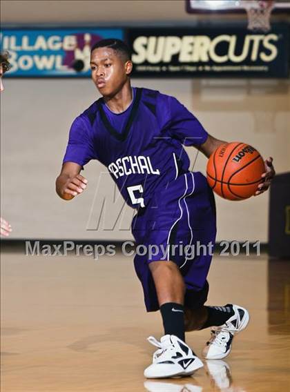 Thumbnail 1 in Fort Worth Christian vs. Paschal (Fantasy of Lights) photogallery.