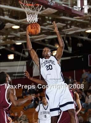 Thumbnail 3 in St. Benedict's Prep vs St.Thomas More (Spalding Hoophall Classic) photogallery.