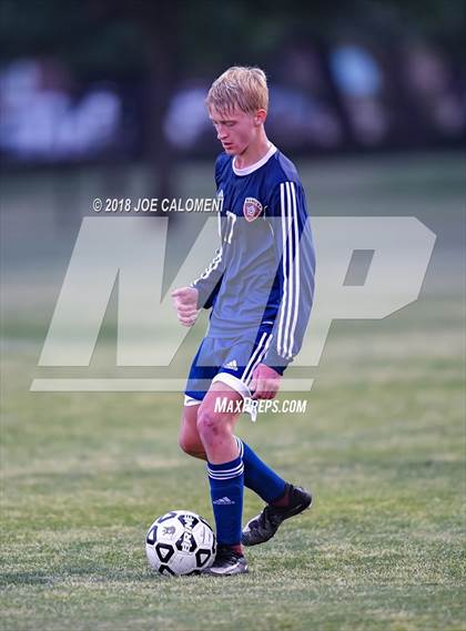 Thumbnail 3 in Lee [Robert E.] vs Smithson Valley (Class 6A Region 4 Area) photogallery.