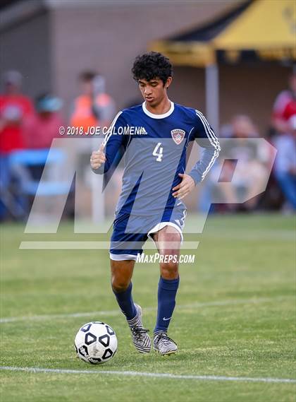 Thumbnail 1 in Lee [Robert E.] vs Smithson Valley (Class 6A Region 4 Area) photogallery.