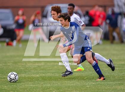 Thumbnail 1 in Lee [Robert E.] vs Smithson Valley (Class 6A Region 4 Area) photogallery.