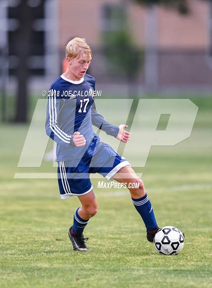 Thumbnail 2 in Lee [Robert E.] vs Smithson Valley (Class 6A Region 4 Area) photogallery.