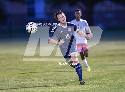Thumbnail 2 in Lee [Robert E.] vs Smithson Valley (Class 6A Region 4 Area) photogallery.