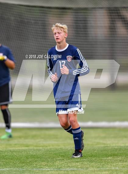 Thumbnail 2 in Lee [Robert E.] vs Smithson Valley (Class 6A Region 4 Area) photogallery.
