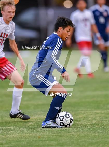 Thumbnail 1 in Lee [Robert E.] vs Smithson Valley (Class 6A Region 4 Area) photogallery.
