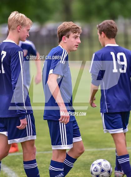 Thumbnail 2 in Lee [Robert E.] vs Smithson Valley (Class 6A Region 4 Area) photogallery.