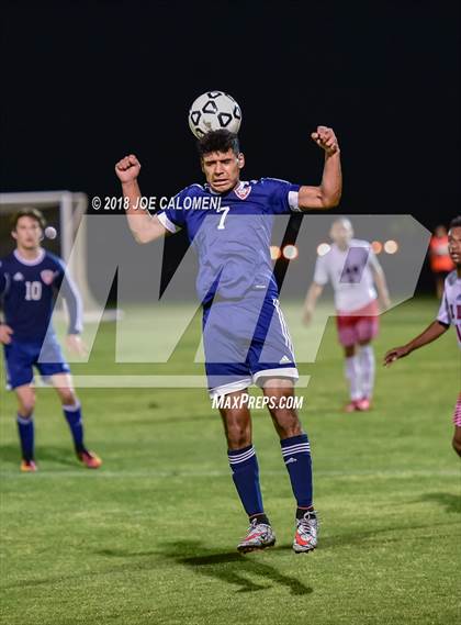 Thumbnail 2 in Lee [Robert E.] vs Smithson Valley (Class 6A Region 4 Area) photogallery.