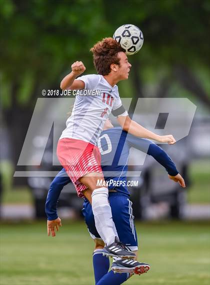 Thumbnail 2 in Lee [Robert E.] vs Smithson Valley (Class 6A Region 4 Area) photogallery.
