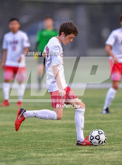 Thumbnail 3 in Lee [Robert E.] vs Smithson Valley (Class 6A Region 4 Area) photogallery.