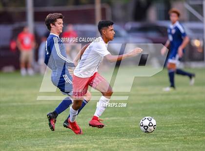Thumbnail 2 in Lee [Robert E.] vs Smithson Valley (Class 6A Region 4 Area) photogallery.
