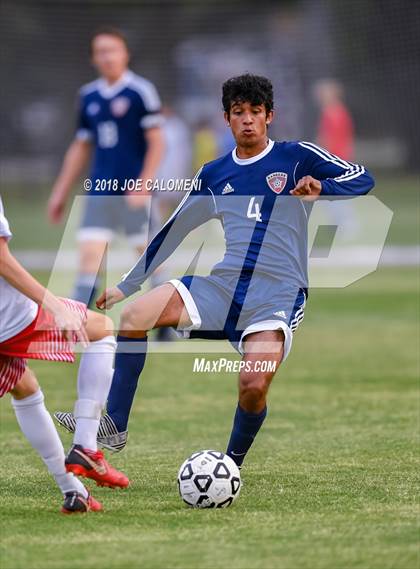 Thumbnail 1 in Lee [Robert E.] vs Smithson Valley (Class 6A Region 4 Area) photogallery.