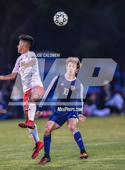 Thumbnail 2 in Lee [Robert E.] vs Smithson Valley (Class 6A Region 4 Area) photogallery.