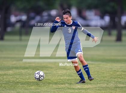 Thumbnail 3 in Lee [Robert E.] vs Smithson Valley (Class 6A Region 4 Area) photogallery.