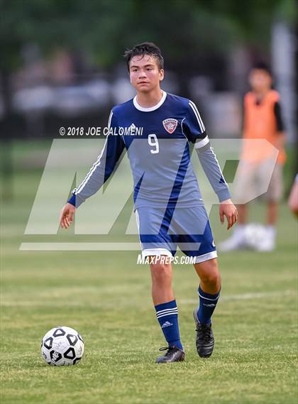 Thumbnail 3 in Lee [Robert E.] vs Smithson Valley (Class 6A Region 4 Area) photogallery.