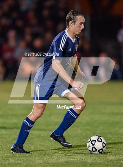 Thumbnail 3 in Lee [Robert E.] vs Smithson Valley (Class 6A Region 4 Area) photogallery.