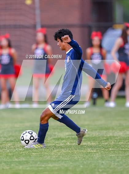 Thumbnail 1 in Lee [Robert E.] vs Smithson Valley (Class 6A Region 4 Area) photogallery.