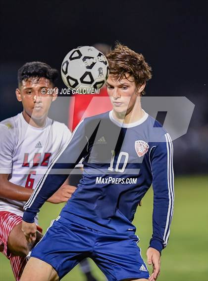 Thumbnail 1 in Lee [Robert E.] vs Smithson Valley (Class 6A Region 4 Area) photogallery.