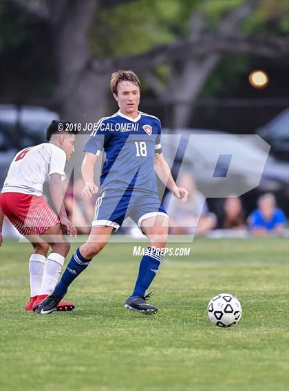 Thumbnail 2 in Lee [Robert E.] vs Smithson Valley (Class 6A Region 4 Area) photogallery.