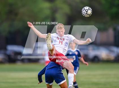 Thumbnail 3 in Lee [Robert E.] vs Smithson Valley (Class 6A Region 4 Area) photogallery.