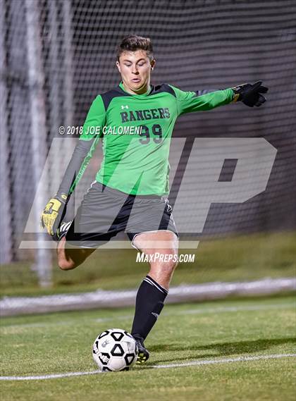 Thumbnail 3 in Lee [Robert E.] vs Smithson Valley (Class 6A Region 4 Area) photogallery.