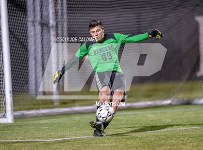 Thumbnail 2 in Lee [Robert E.] vs Smithson Valley (Class 6A Region 4 Area) photogallery.