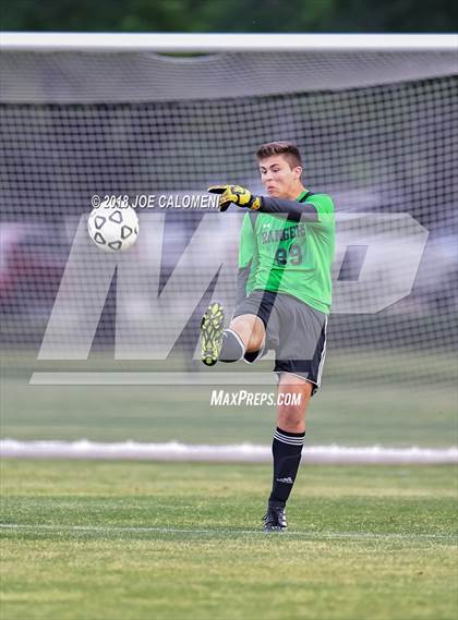 Thumbnail 1 in Lee [Robert E.] vs Smithson Valley (Class 6A Region 4 Area) photogallery.