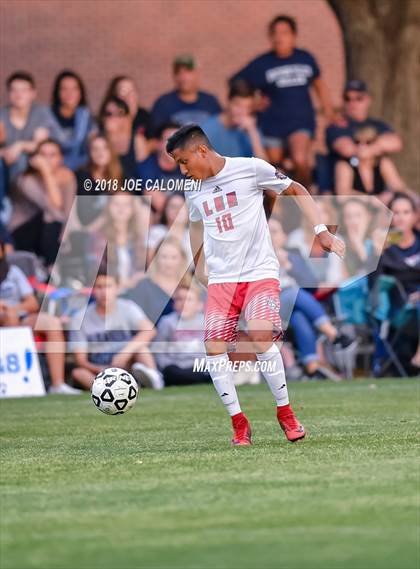 Thumbnail 3 in Lee [Robert E.] vs Smithson Valley (Class 6A Region 4 Area) photogallery.