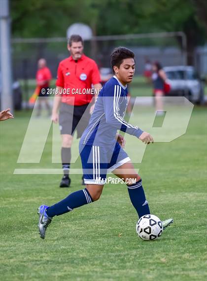Thumbnail 1 in Lee [Robert E.] vs Smithson Valley (Class 6A Region 4 Area) photogallery.