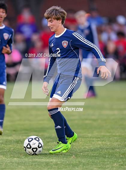 Thumbnail 3 in Lee [Robert E.] vs Smithson Valley (Class 6A Region 4 Area) photogallery.