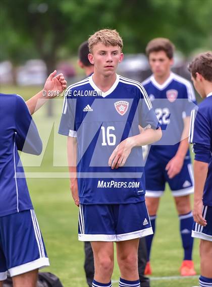 Thumbnail 3 in Lee [Robert E.] vs Smithson Valley (Class 6A Region 4 Area) photogallery.