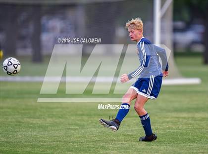 Thumbnail 2 in Lee [Robert E.] vs Smithson Valley (Class 6A Region 4 Area) photogallery.