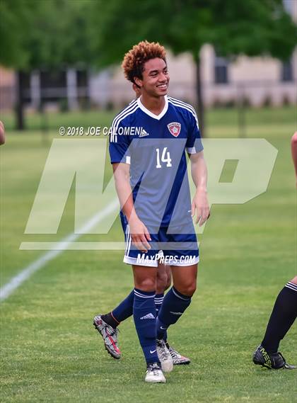 Thumbnail 3 in Lee [Robert E.] vs Smithson Valley (Class 6A Region 4 Area) photogallery.