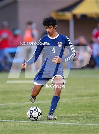 Thumbnail 2 in Lee [Robert E.] vs Smithson Valley (Class 6A Region 4 Area) photogallery.
