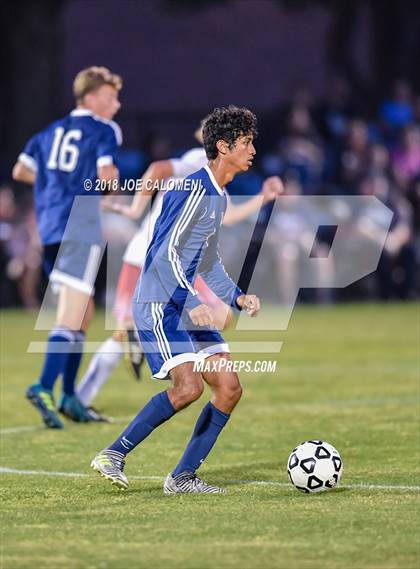 Thumbnail 1 in Lee [Robert E.] vs Smithson Valley (Class 6A Region 4 Area) photogallery.