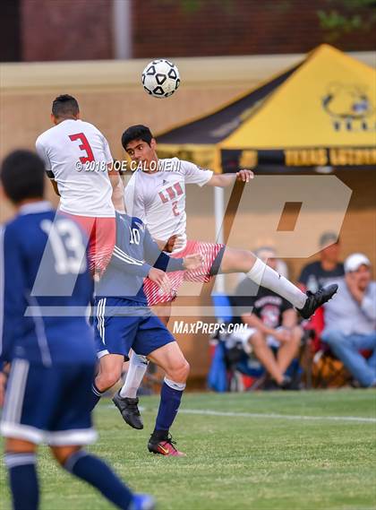 Thumbnail 1 in Lee [Robert E.] vs Smithson Valley (Class 6A Region 4 Area) photogallery.