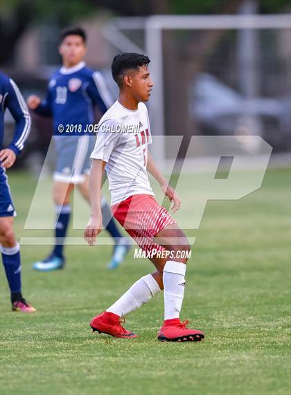 Thumbnail 2 in Lee [Robert E.] vs Smithson Valley (Class 6A Region 4 Area) photogallery.