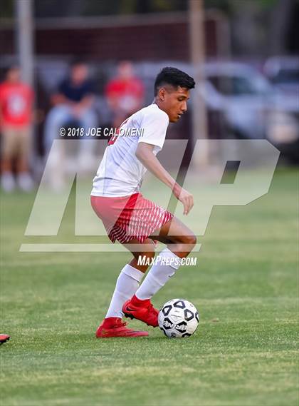Thumbnail 3 in Lee [Robert E.] vs Smithson Valley (Class 6A Region 4 Area) photogallery.