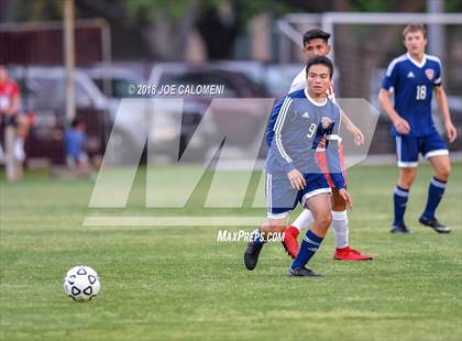 Thumbnail 2 in Lee [Robert E.] vs Smithson Valley (Class 6A Region 4 Area) photogallery.