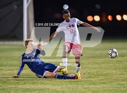 Thumbnail 3 in Lee [Robert E.] vs Smithson Valley (Class 6A Region 4 Area) photogallery.