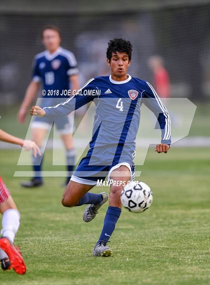 Thumbnail 2 in Lee [Robert E.] vs Smithson Valley (Class 6A Region 4 Area) photogallery.