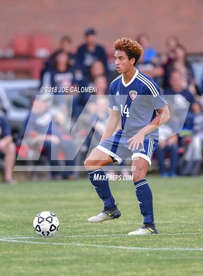 Thumbnail 3 in Lee [Robert E.] vs Smithson Valley (Class 6A Region 4 Area) photogallery.